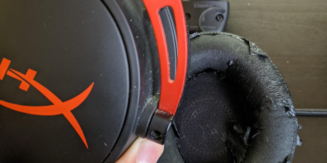 6 Common Ways Gaming Headset Earpads Wear Out